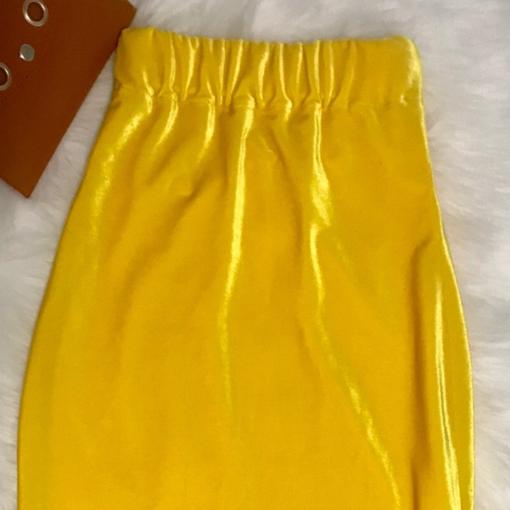 💛Just in maxi yellow velvet skirt 💛 - Picture 2 of 5